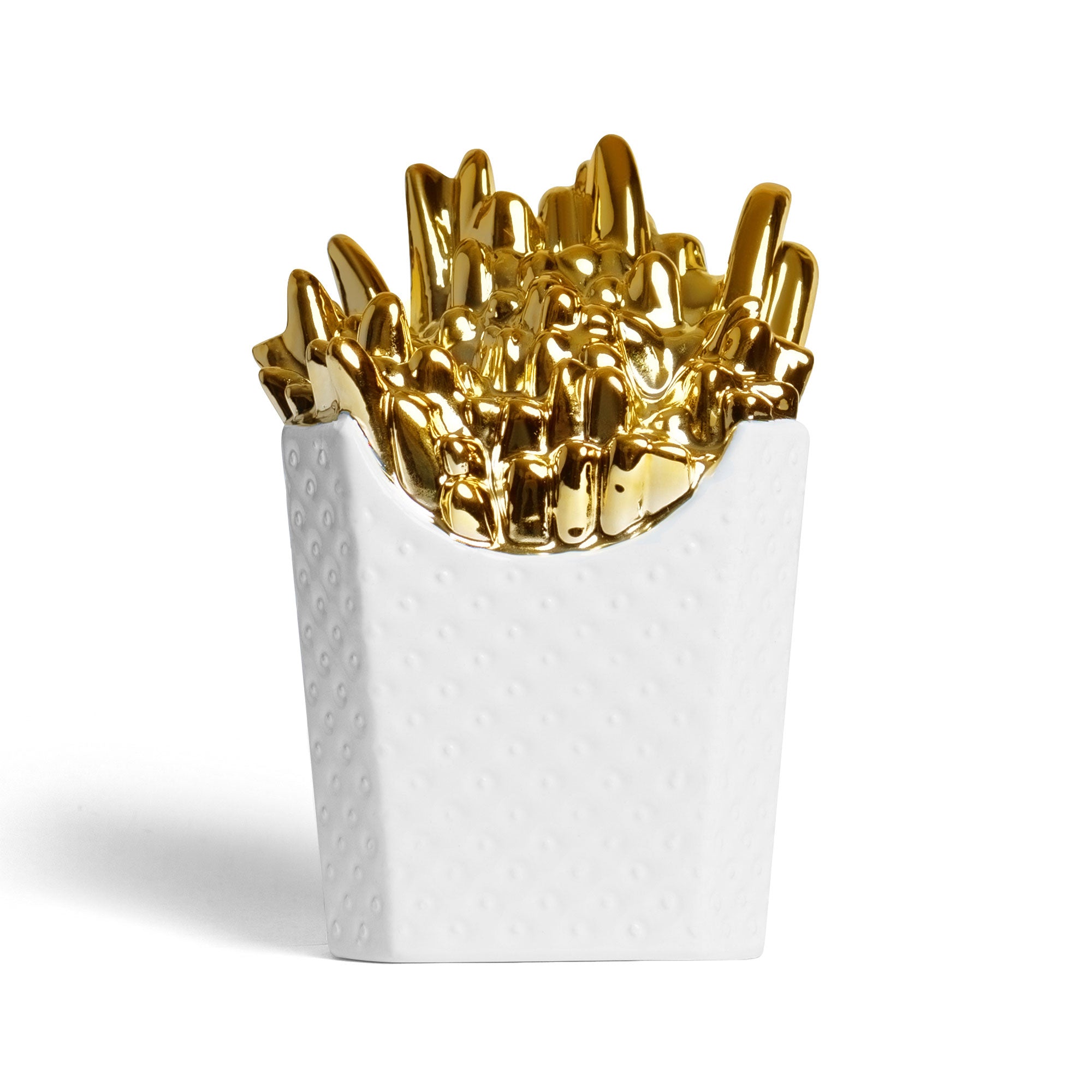 Spardose aus Keramik in Form einer weißen Pommestüte und goldenen Pommes in der Frontansicht.