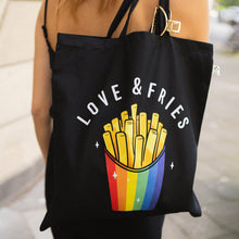 Laden Sie das Bild in den Galerie-Viewer, Schwarze Tragetasche mit bunten Regenbogen Pommes und Schrift