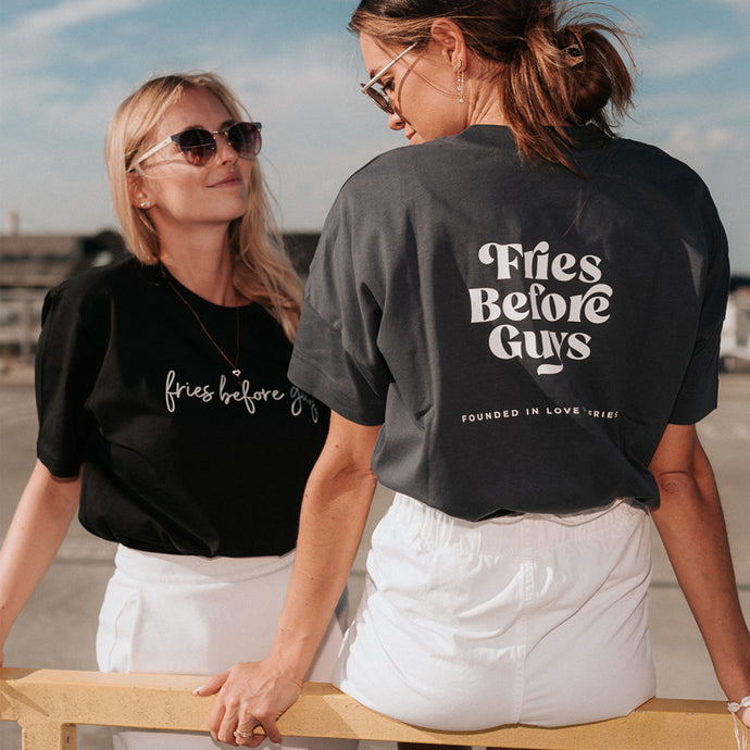 Granitfarbenes T-Shirt mit weißem Rückenprint