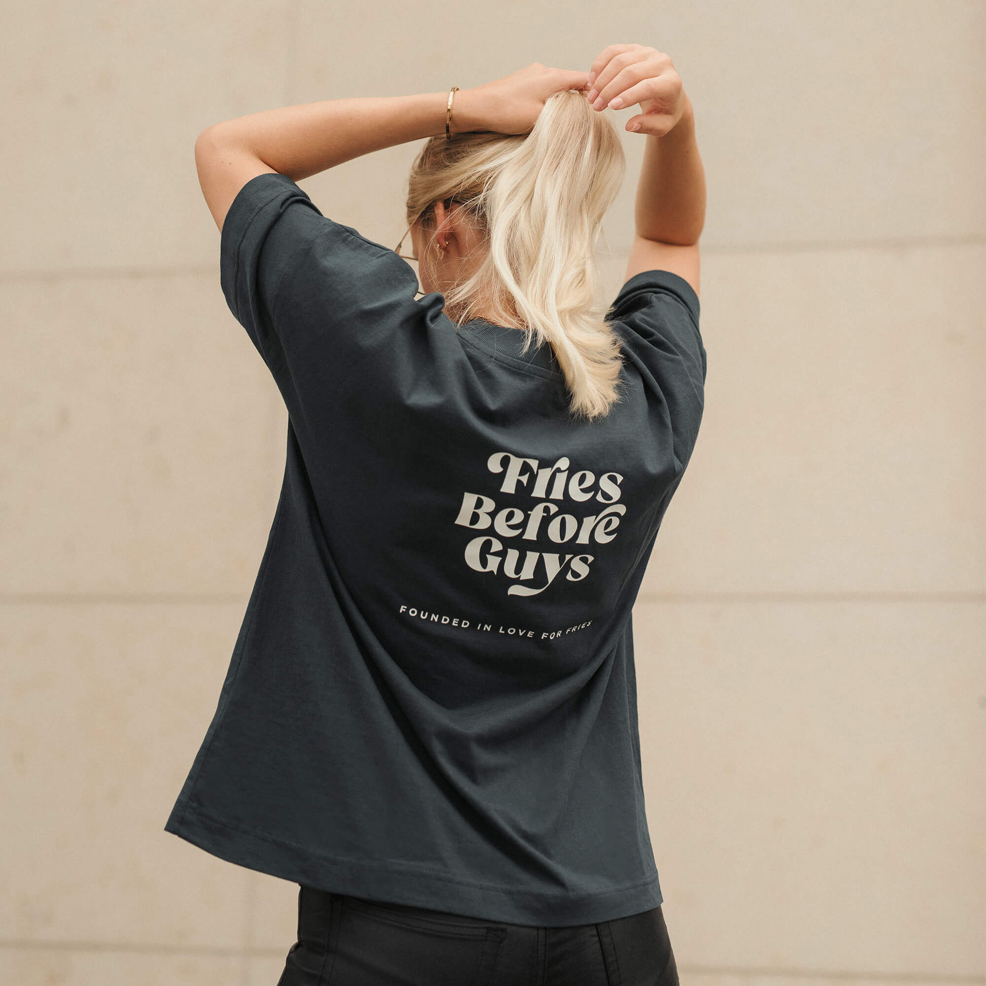 Damen Shirt fries before guys® – Frittenliebe | Rundhalsshirts